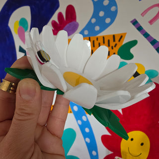 Decorative daisy bowl