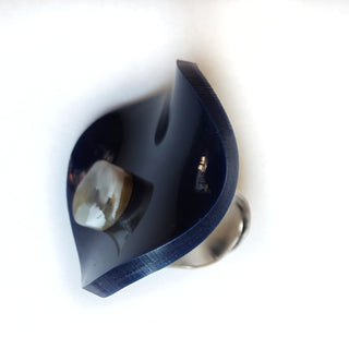 Crinkled Circle Ring Navy & Pearl