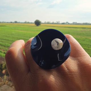 Crinkled Circle Ring Navy & Pearl